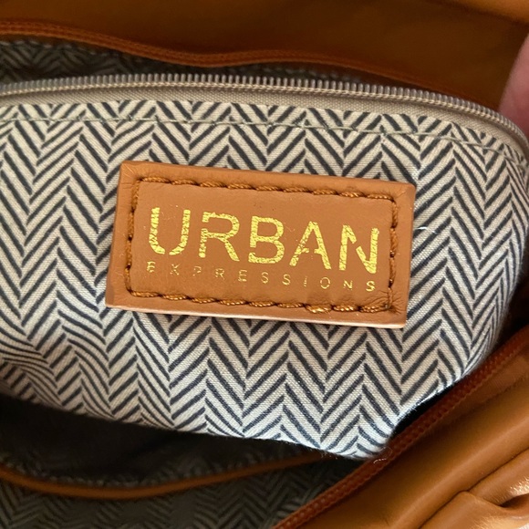 Urban Expressions tan shoulder crossbody - Picture 6 of 6